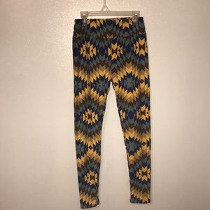 LulaRoe Geometric Triangle leggings